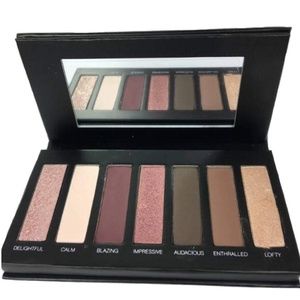 Younique Moonstruck Eyeshadow Palette #6